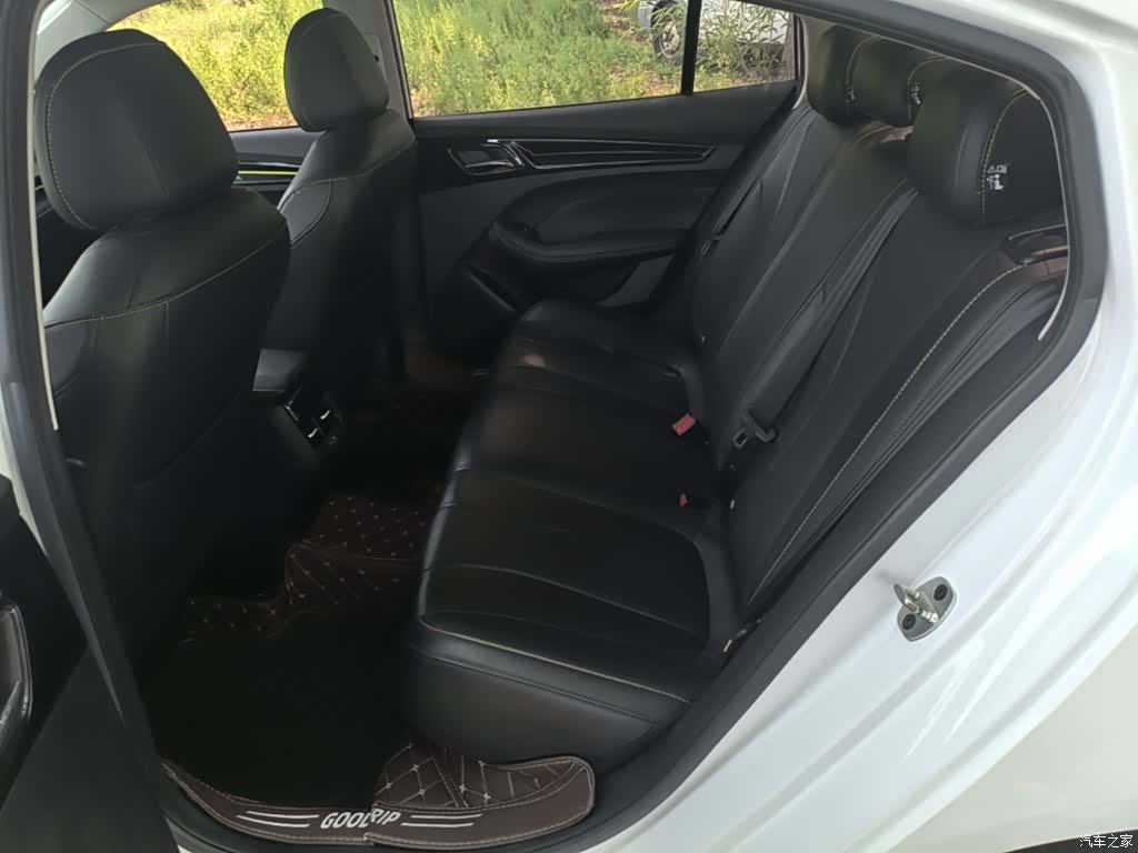 Roewe i5, 2022 17