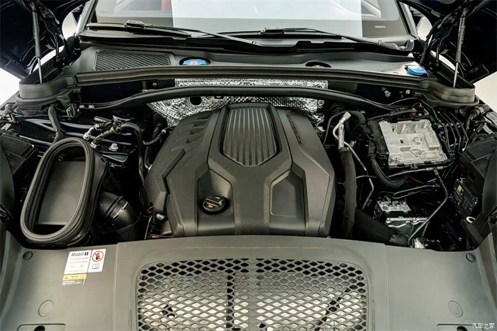 Porsche Macan, 2023 24