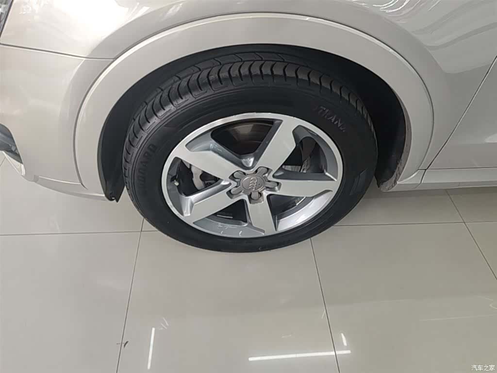 Audi Q3, 2014 25
