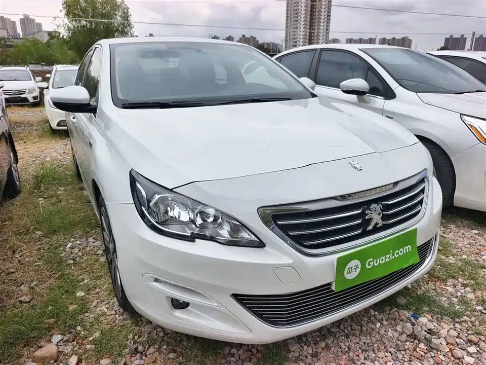 Peugeot 408