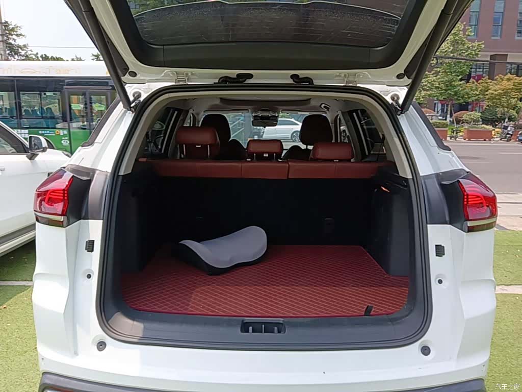 Geely Boyue, 2023 19