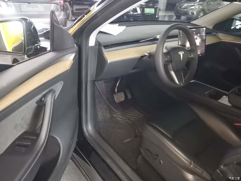 Tesla Model Y, 2022 16