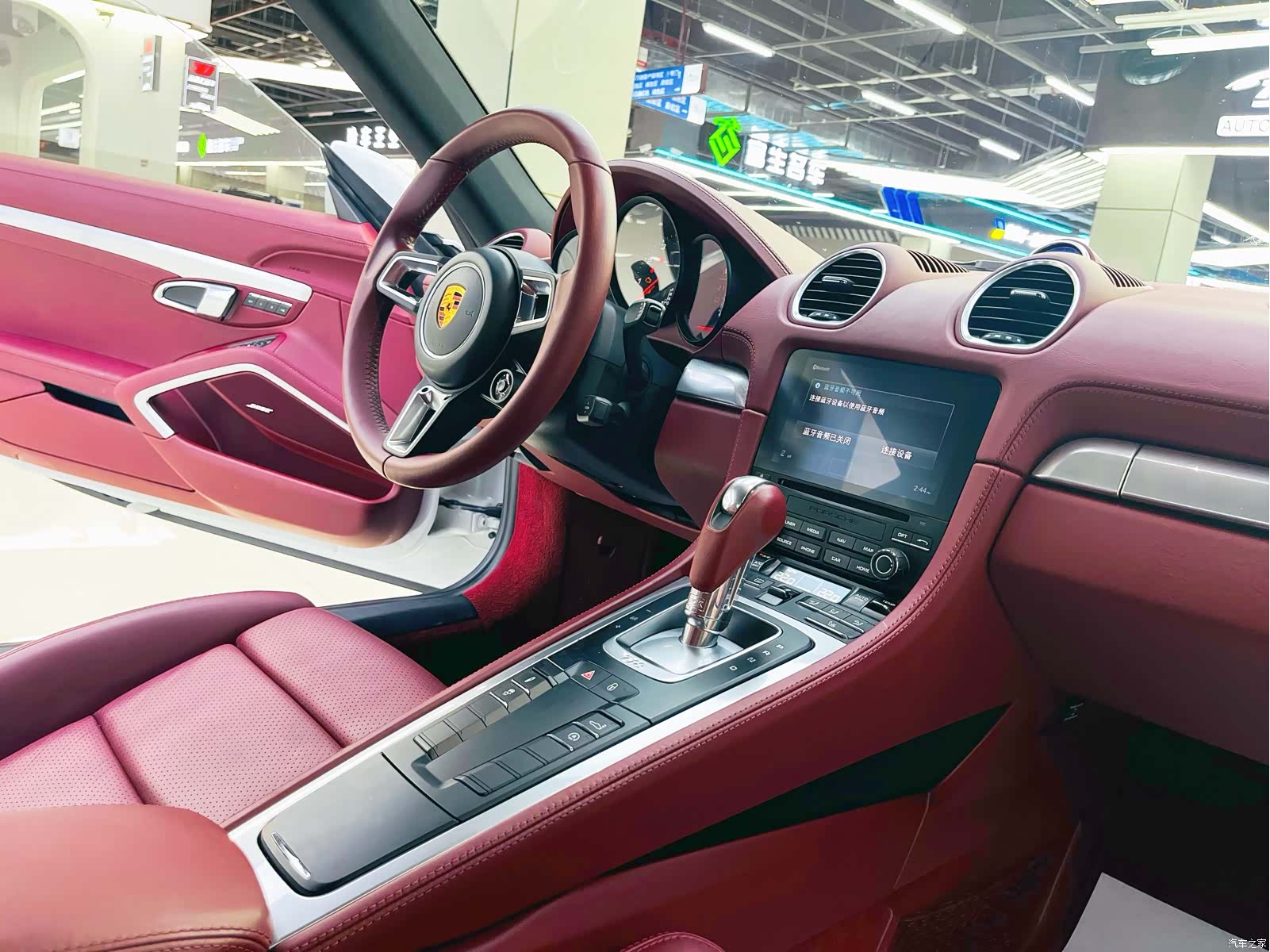 Porsche Cayman, 2018 11