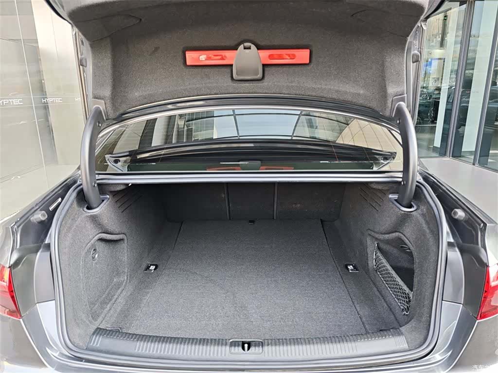 Audi A4L, 2022 9