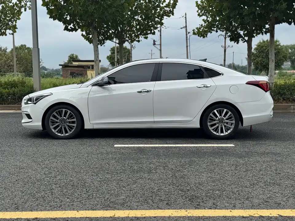 Hyundai Name picture