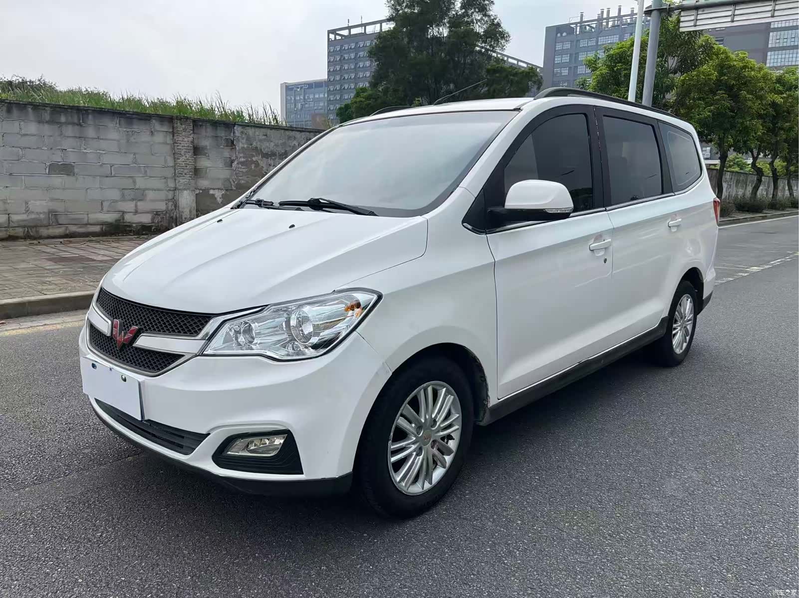 Wuling Hongguang, 2016 1