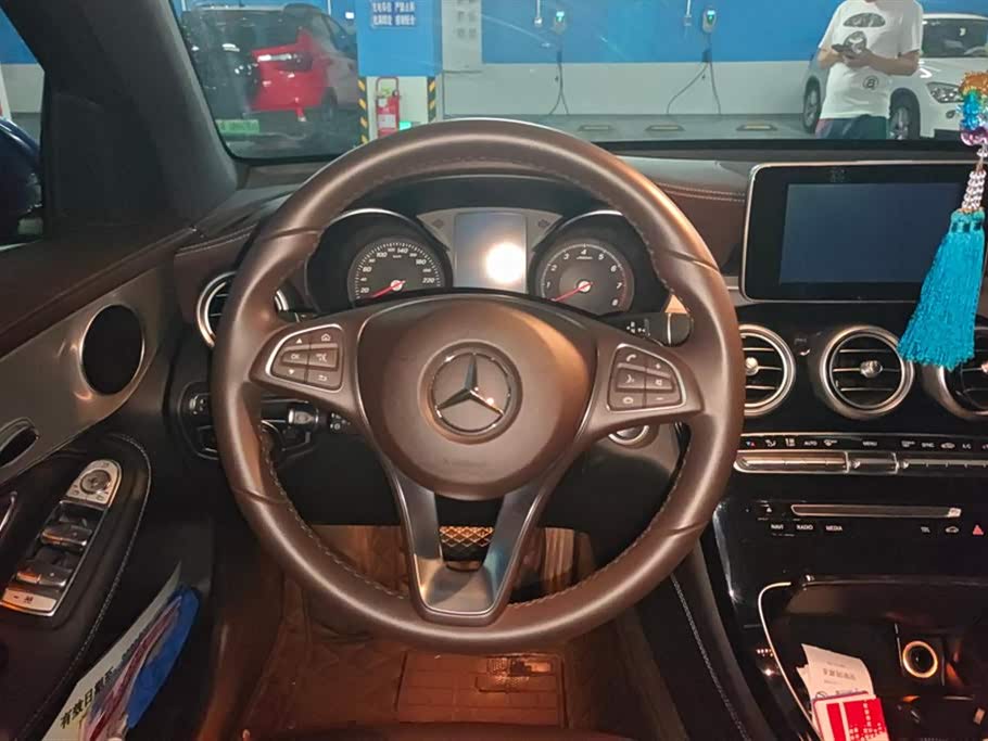 Mercedes-Benz GLC Mercedes-Benz GLC
