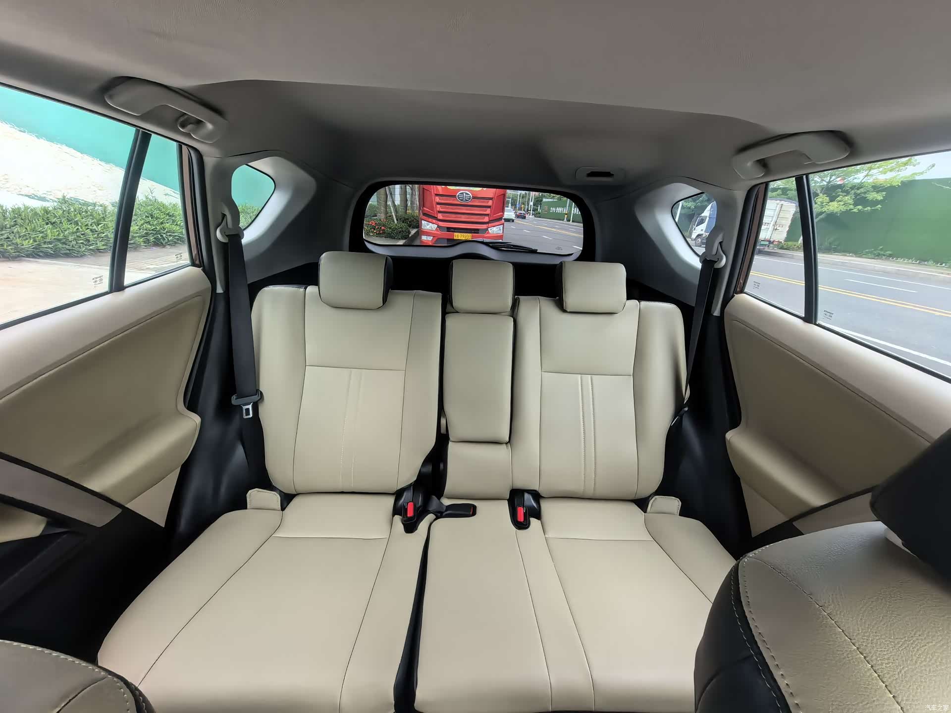 Toyota RAV4, 2016 10