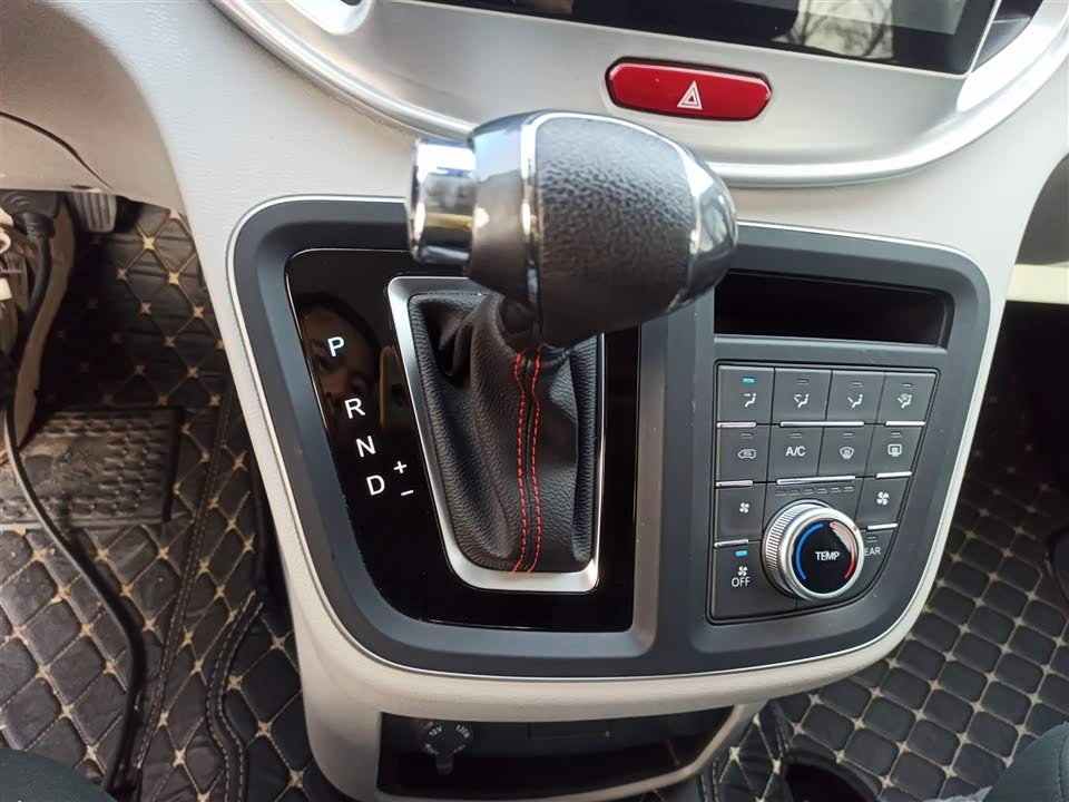 JAC Refine Ruifeng M4