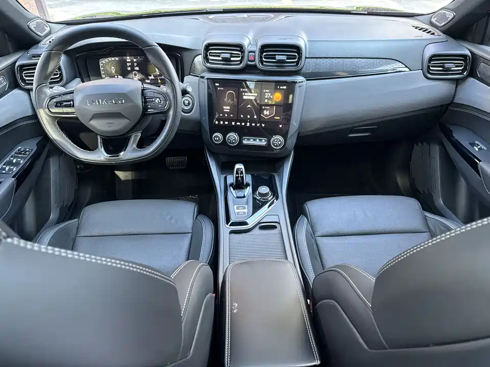 Lynk & Co 02 Hatchback