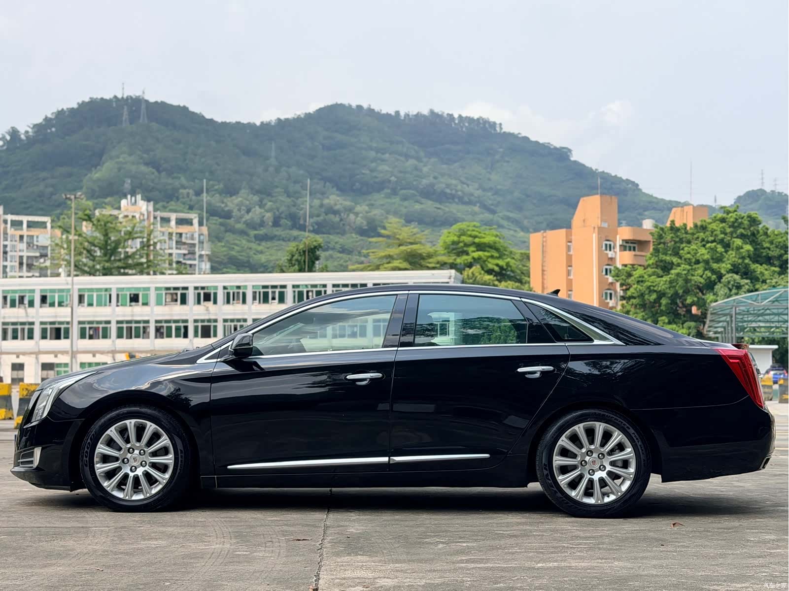Cadillac XTS, 2013 все фото