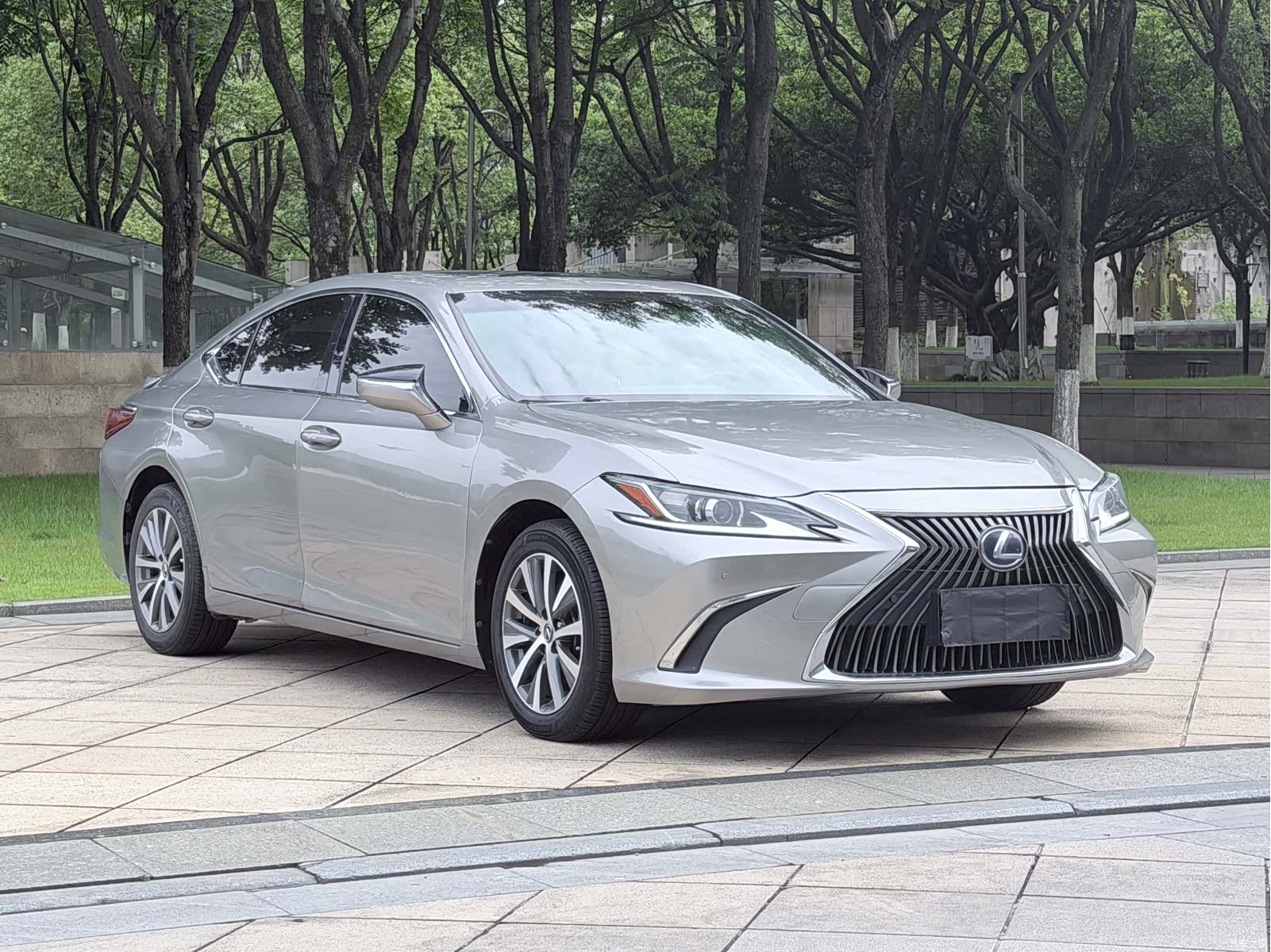 Lexus ES, 2019 3