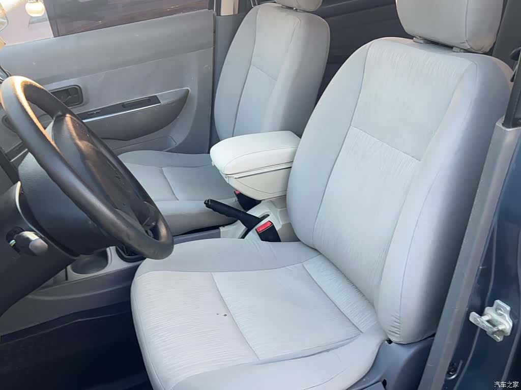 Wuling Hongguang, 2015 11