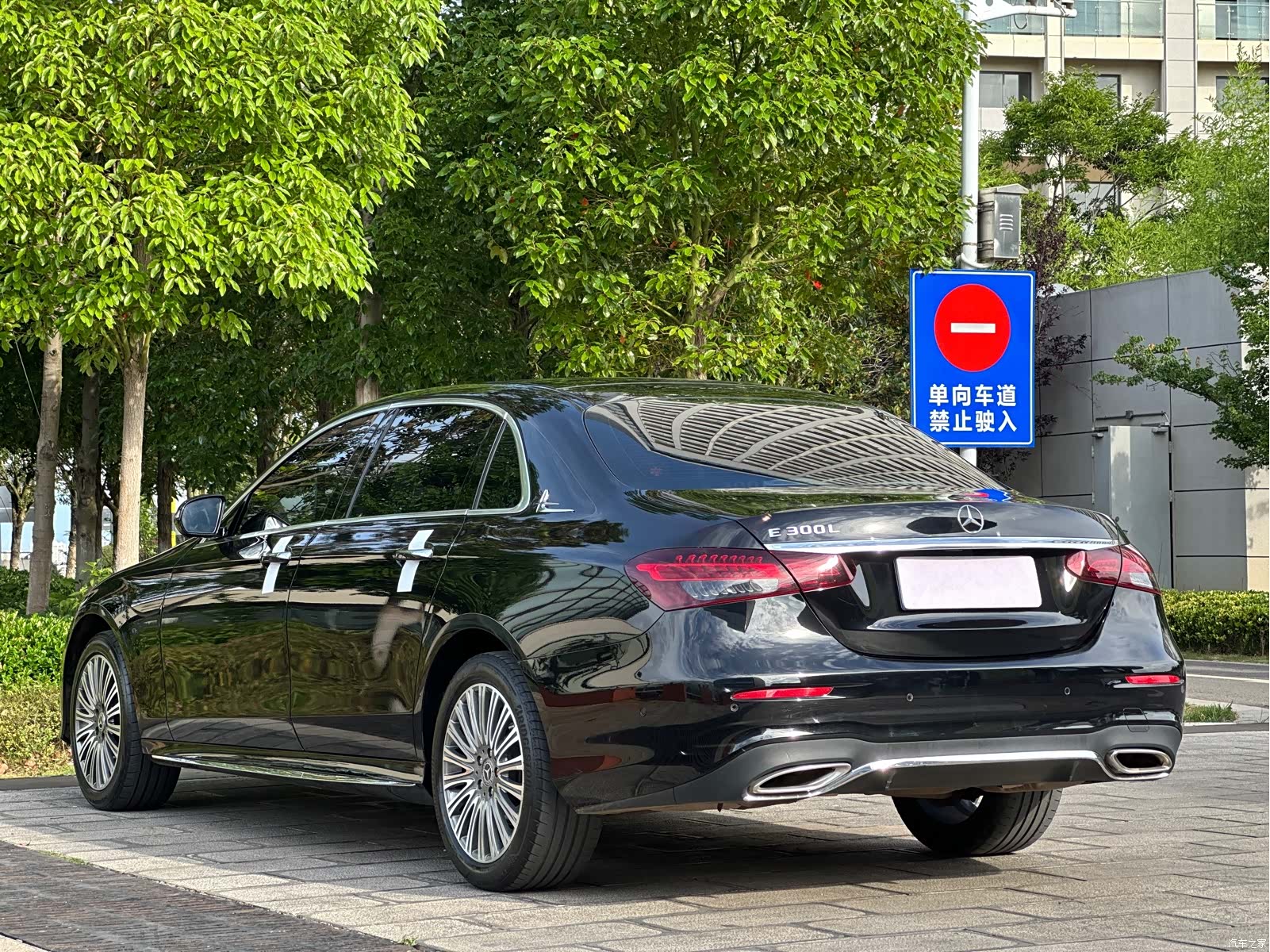 Mercedes-Benz E-Class, 2022 6