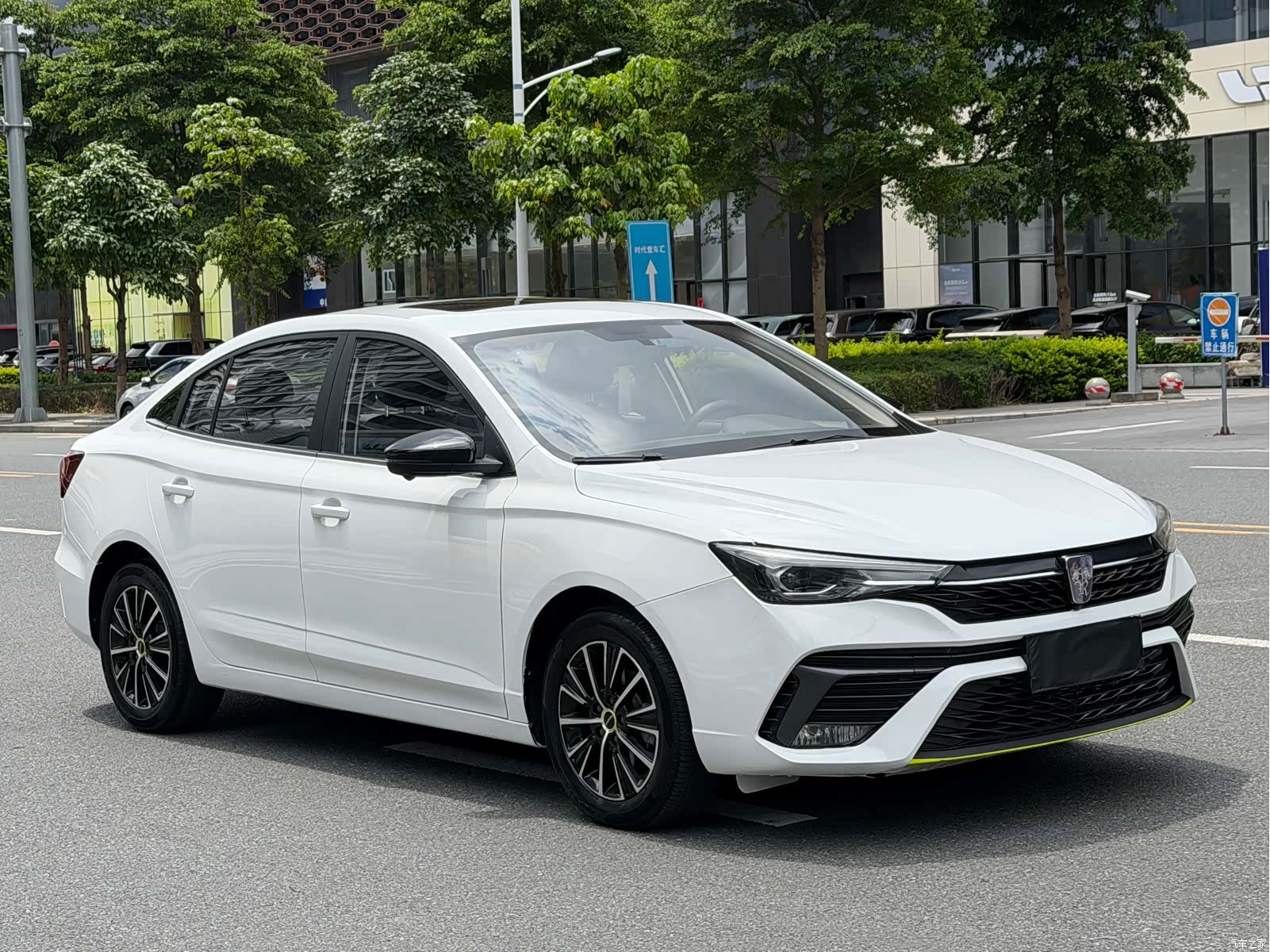 Roewe i5, 2022 3