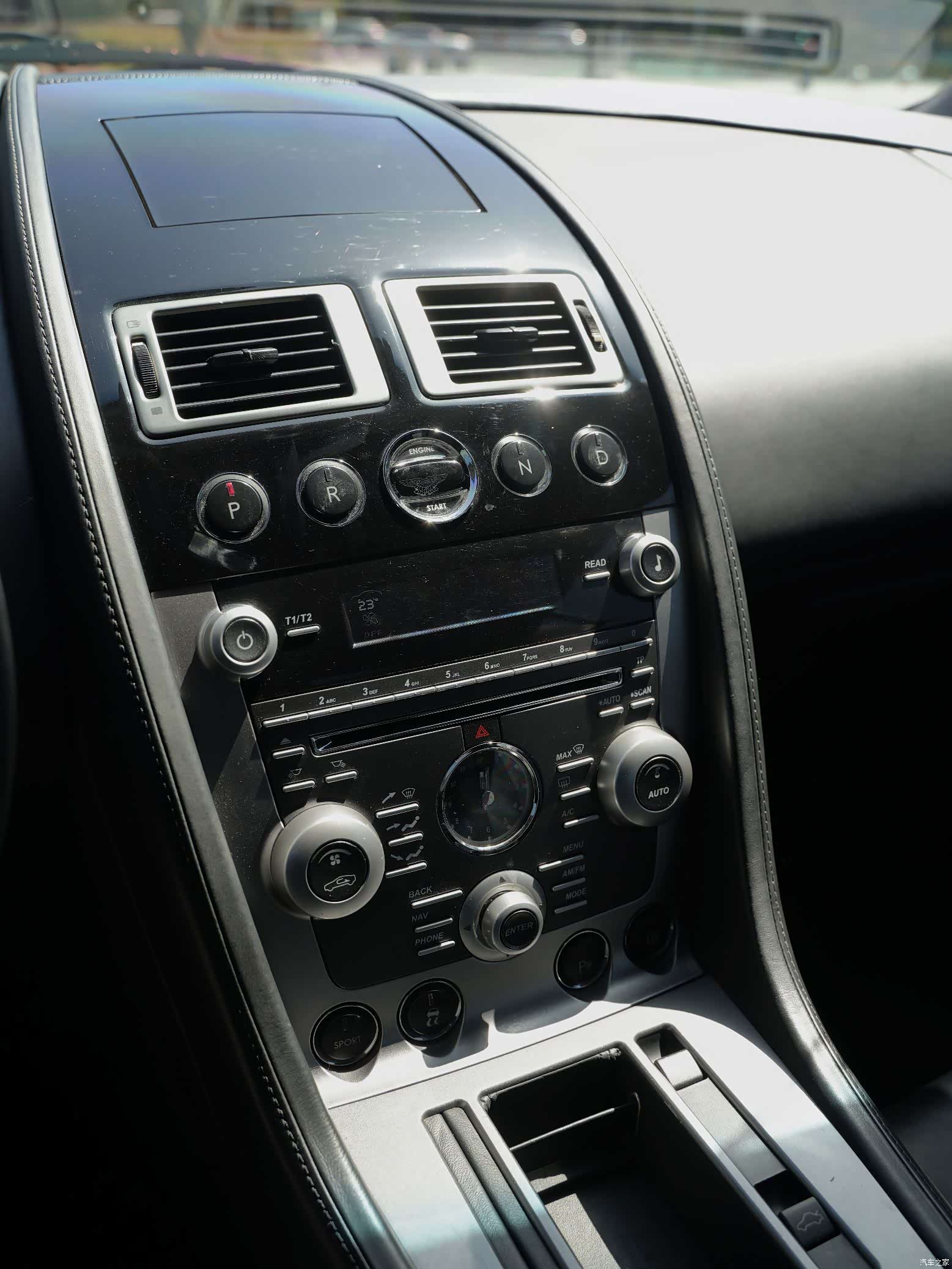Aston Martin DB9, 2009 19