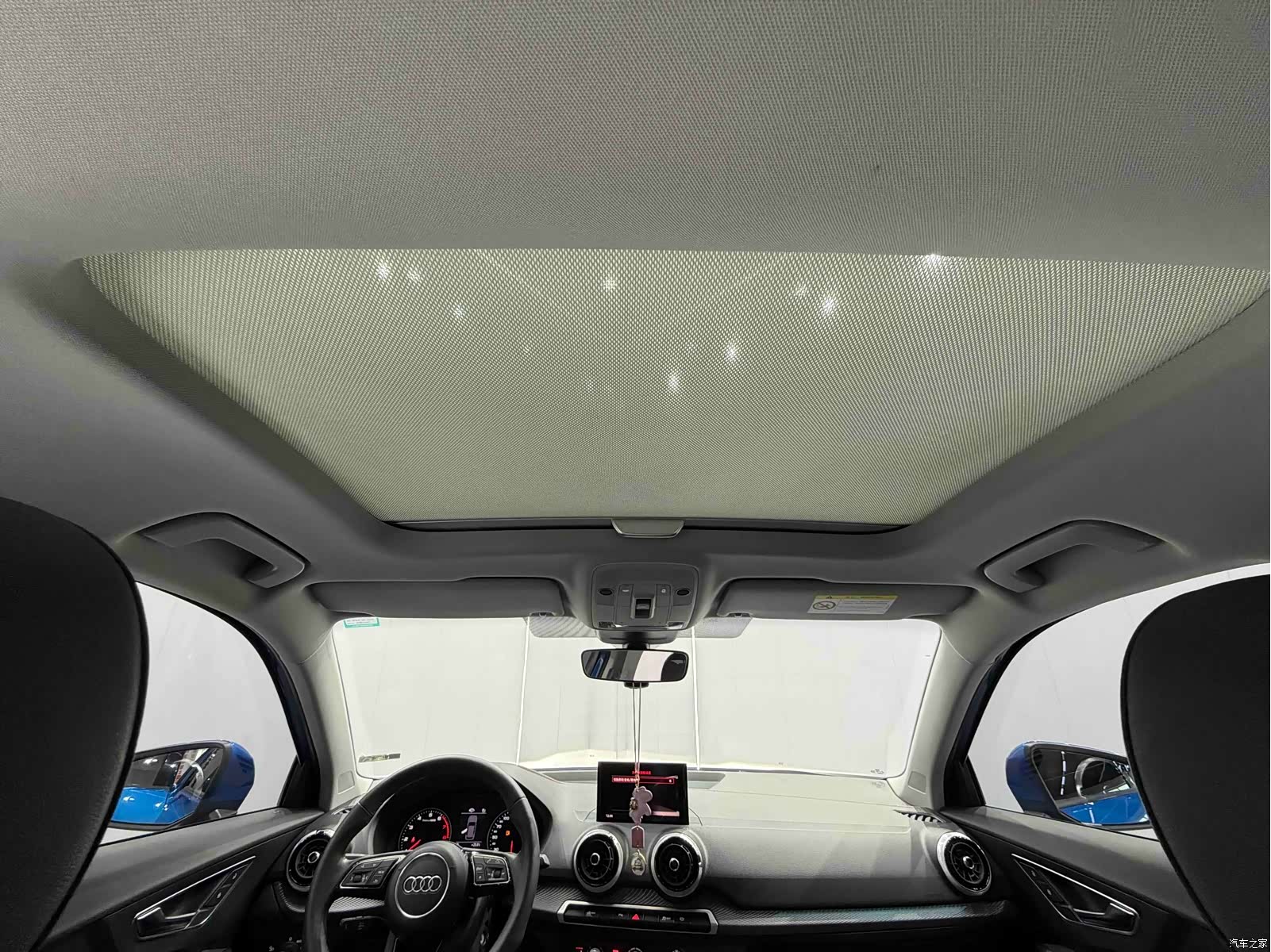 Audi Q2L, 2023 14