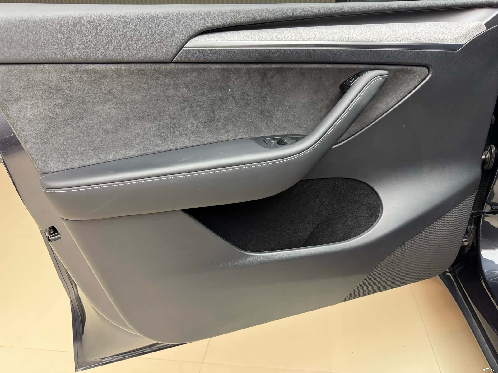 Tesla Model Y, 2024 8
