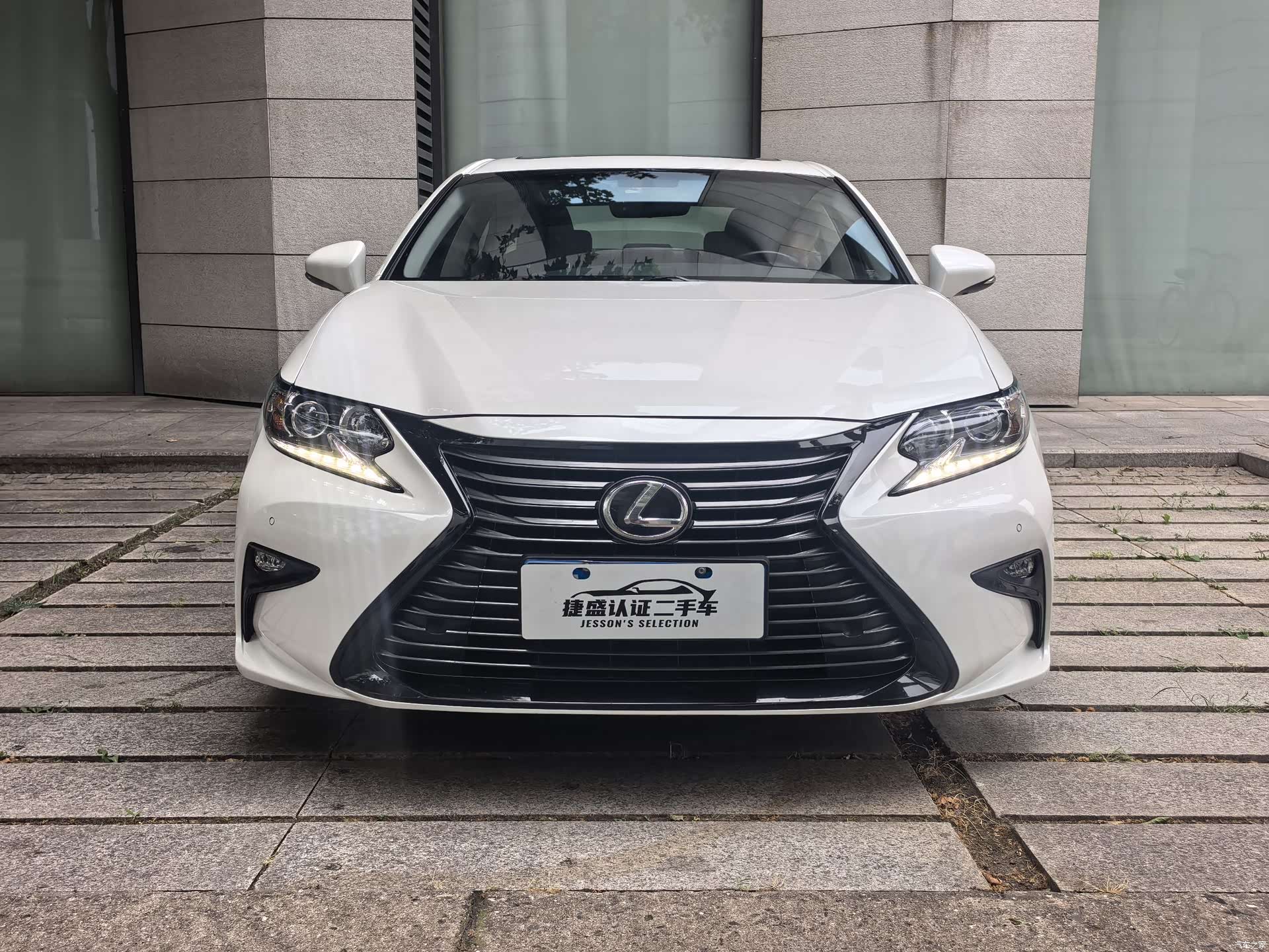 Lexus ES, 2018 2