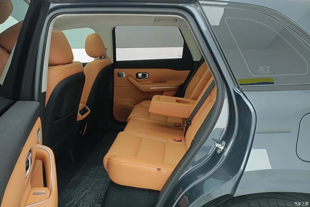 Leapmotor C10, 2025 11