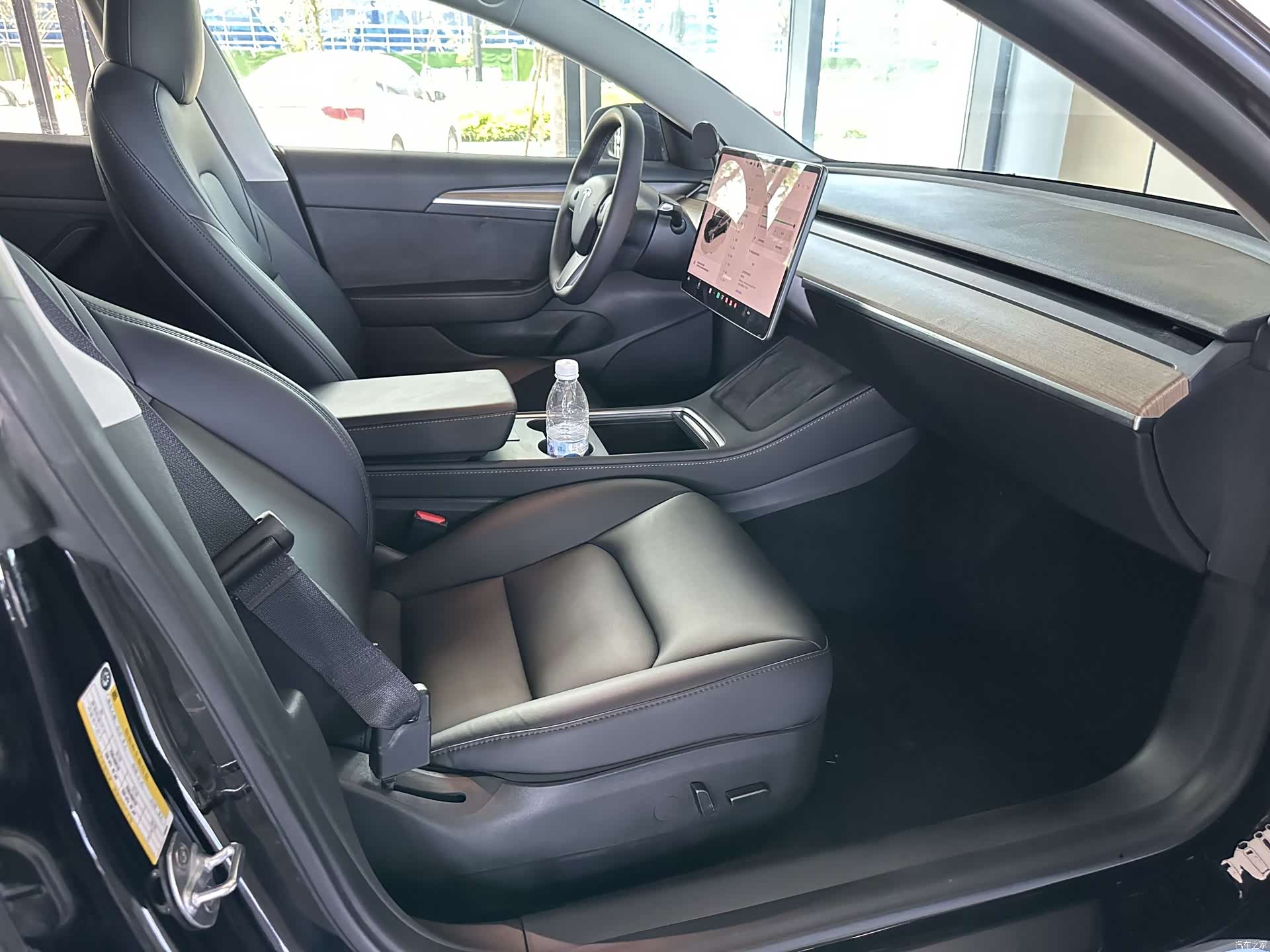Tesla Model 3, 2023 11
