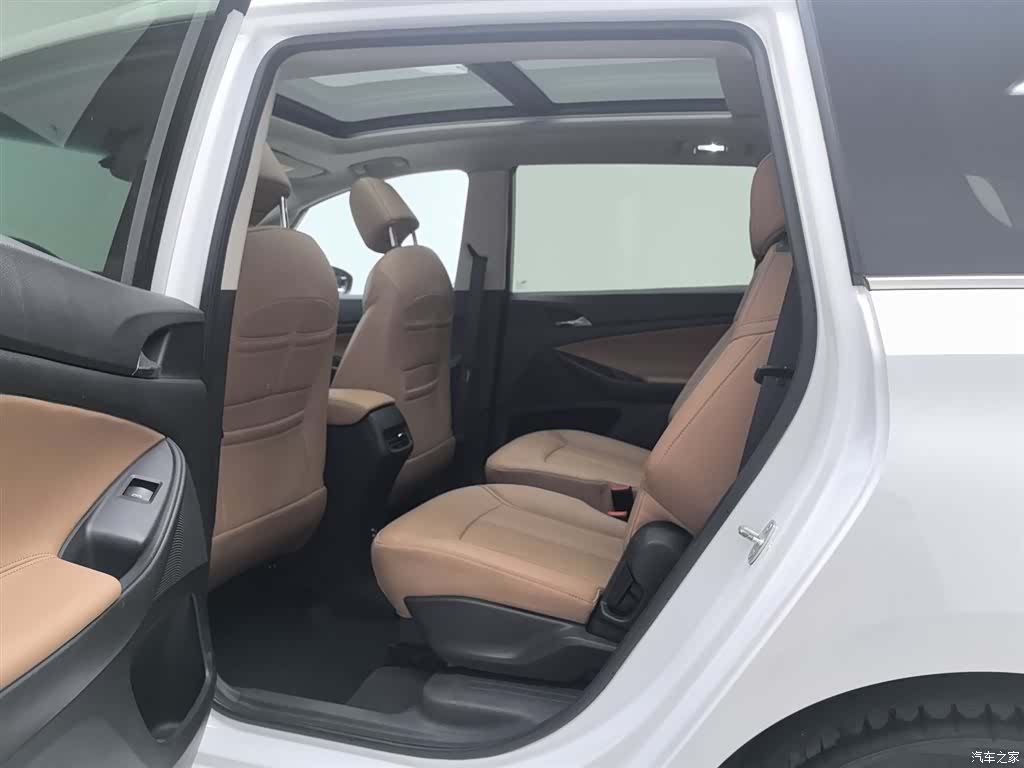Buick GL6, 2023 15