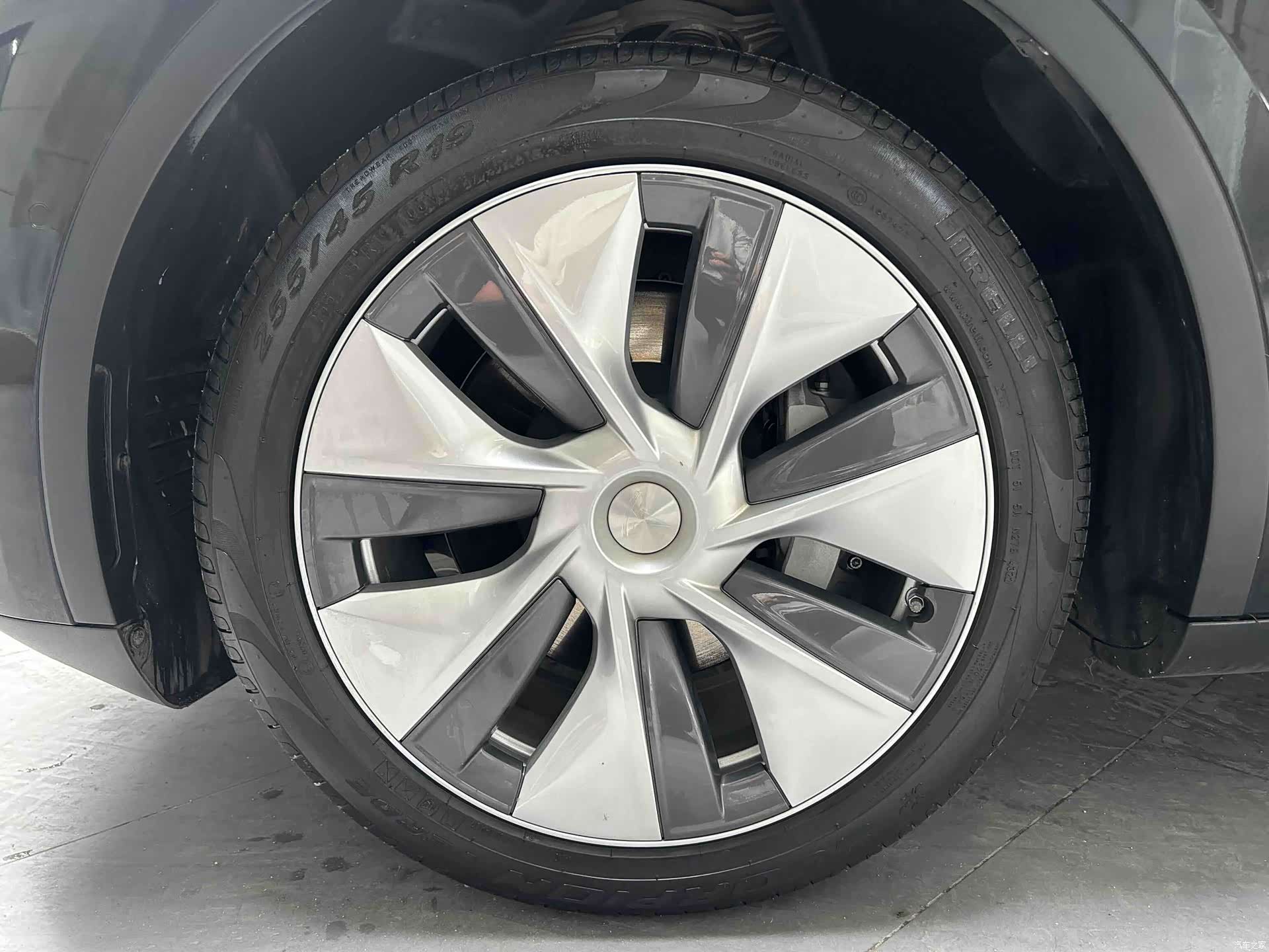 Tesla Model Y, 2022 12