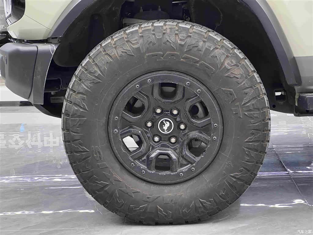 Ford Bronco, 2025 4