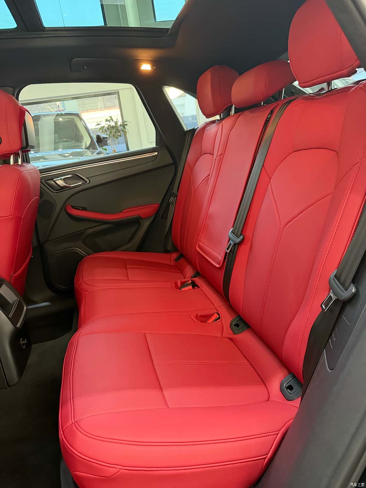 Porsche Macan, 2015 11