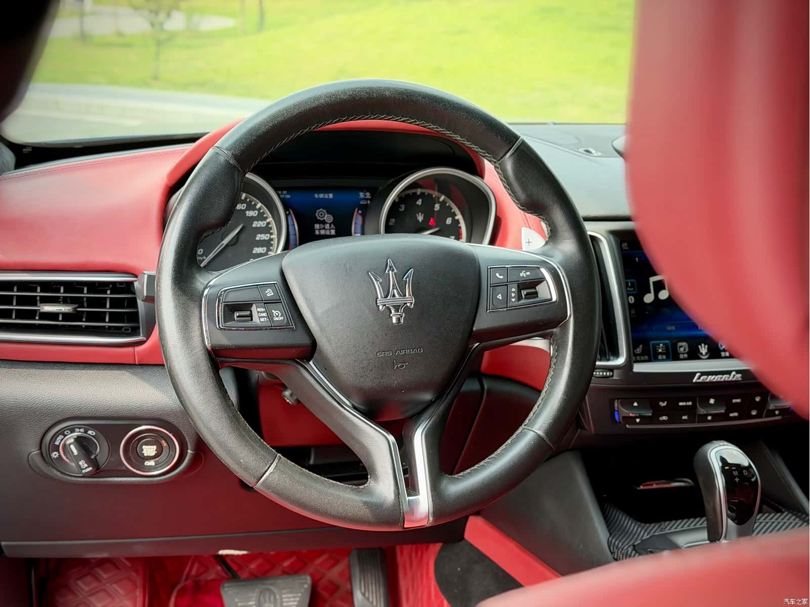 Maserati Levante, 2017 12