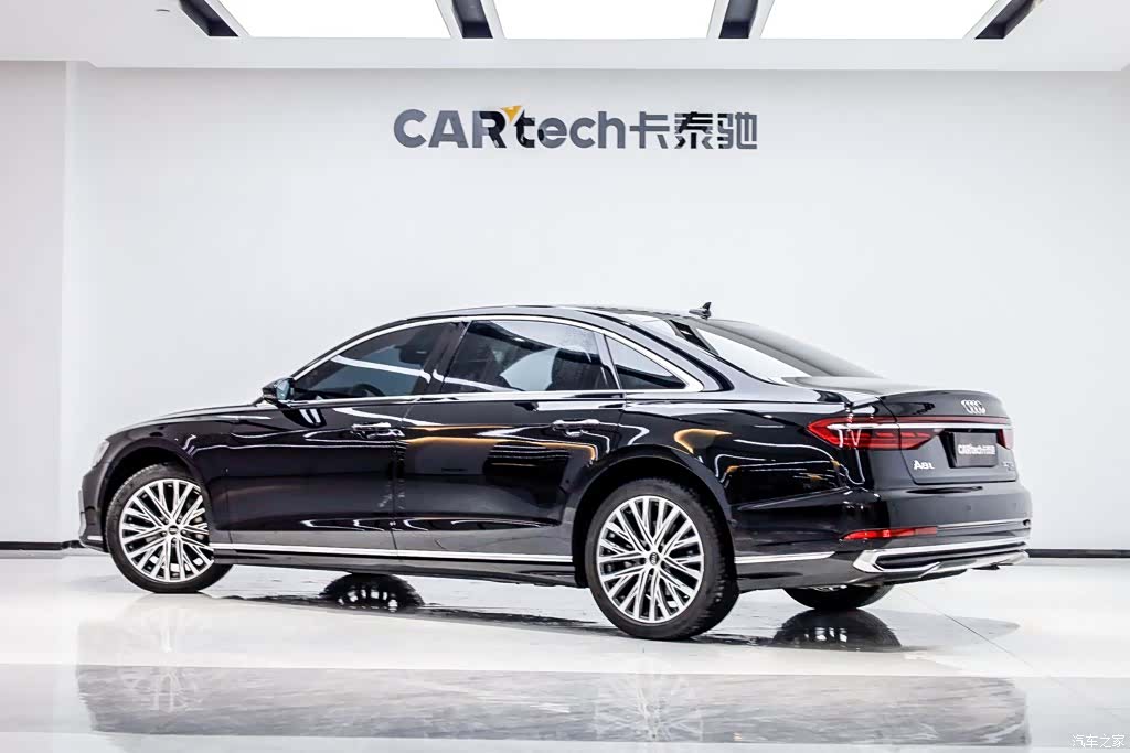 Audi A8L, 2022 4