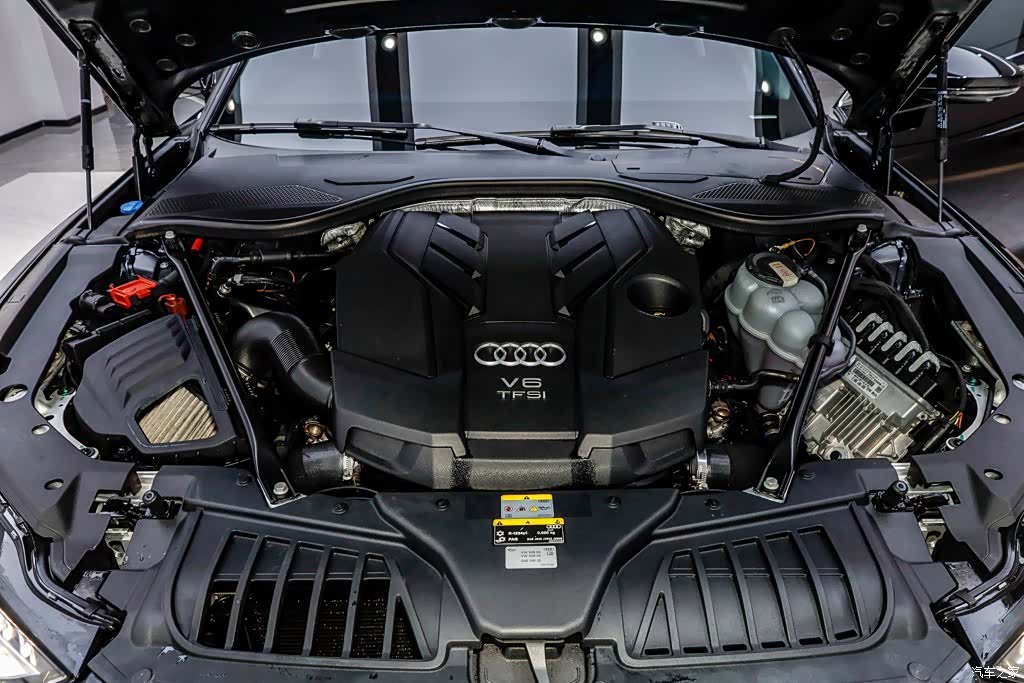 Audi A8L, 2022 34