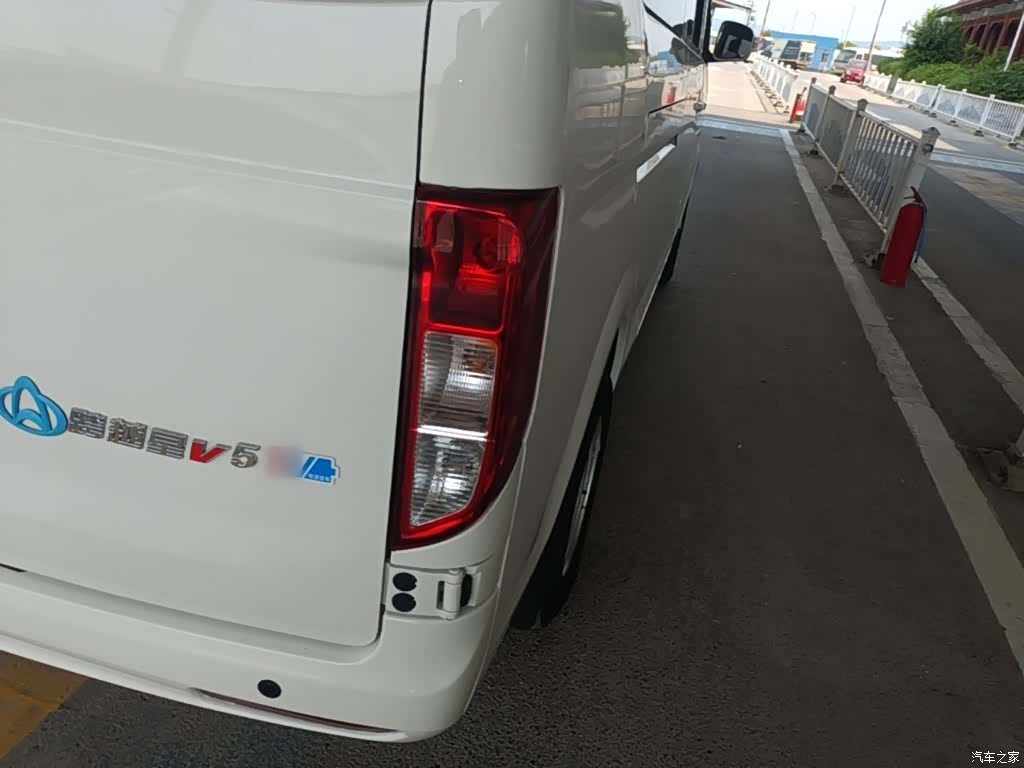 Changan V5, 2025 8