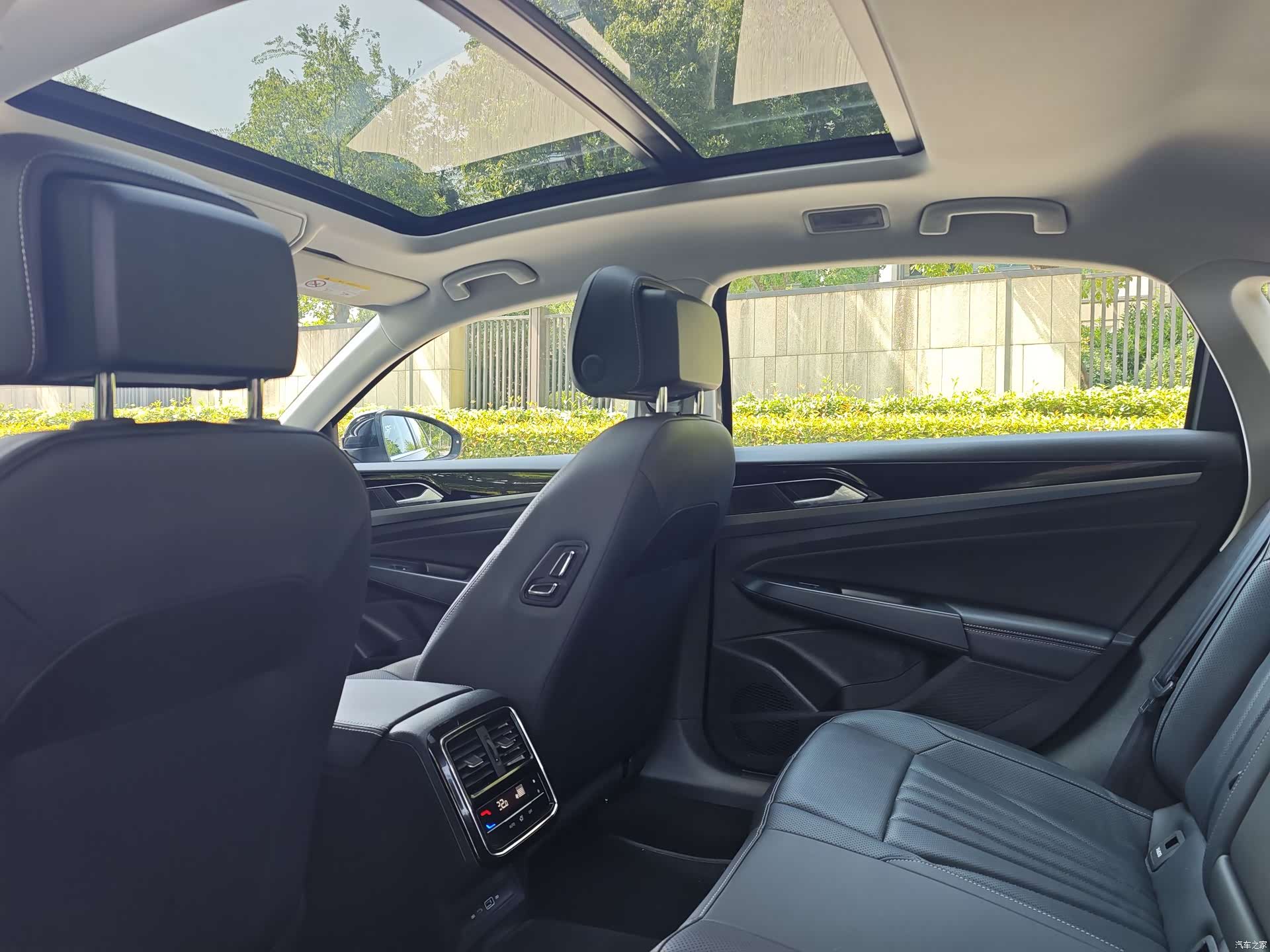 Volkswagen Passat, 2026 все фото