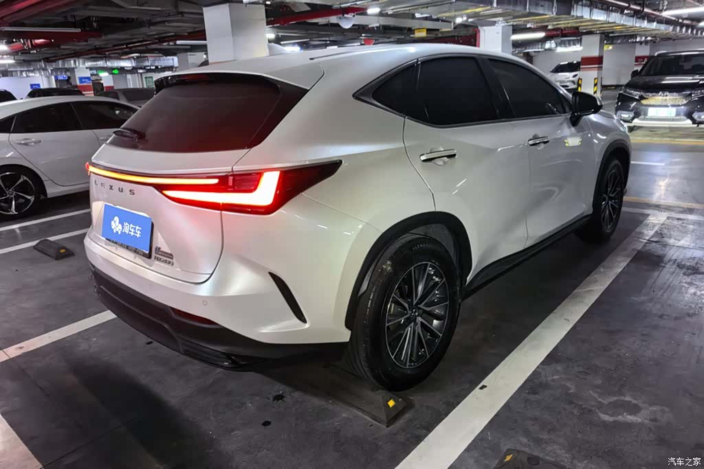 Lexus NX, 2022 3