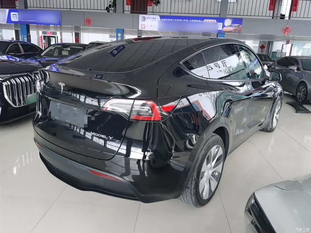 Tesla Model Y, 2023 7