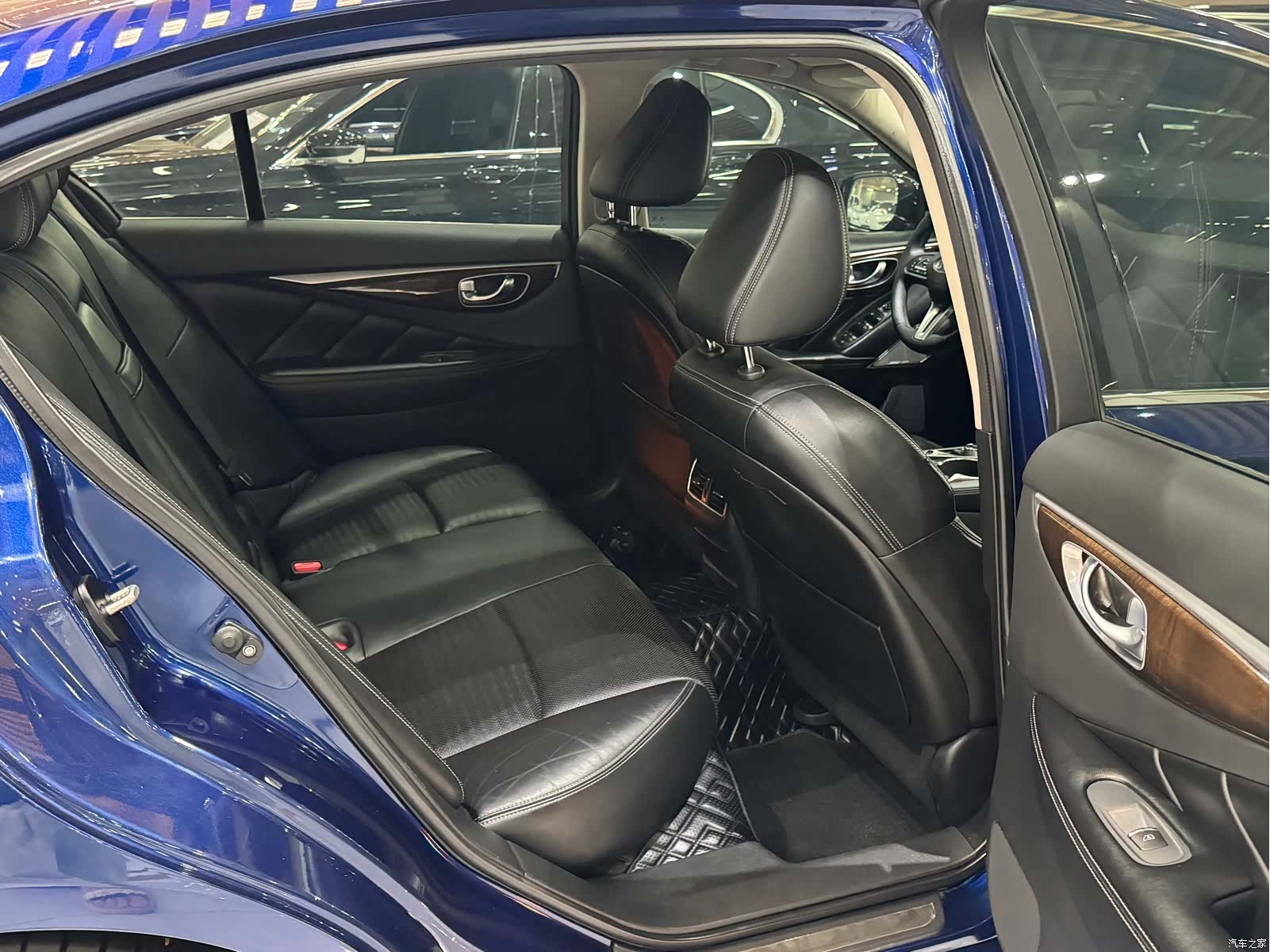 Infiniti Q50L, 2018 17
