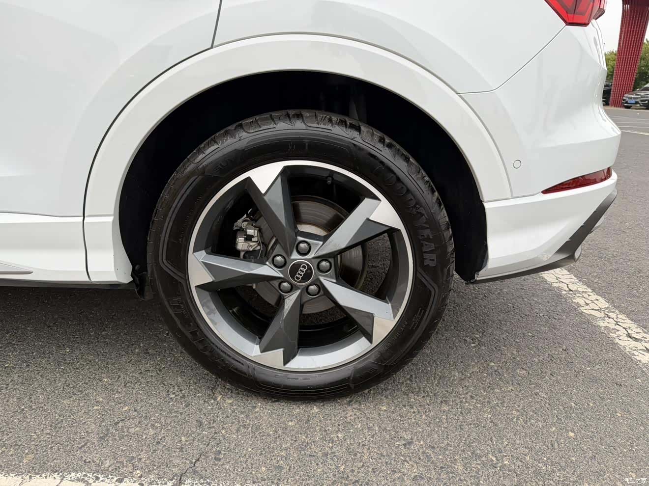Audi Q3, 2022 10