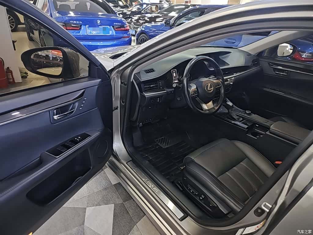 Lexus ES, 2017 16