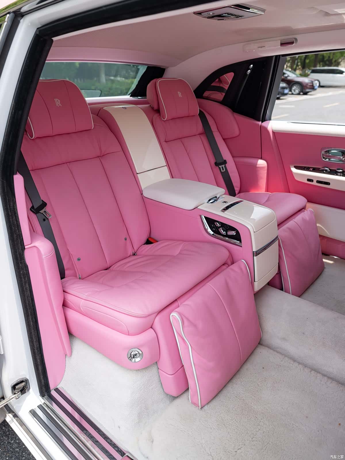 Rolls-Royce Phantom, 2022 25