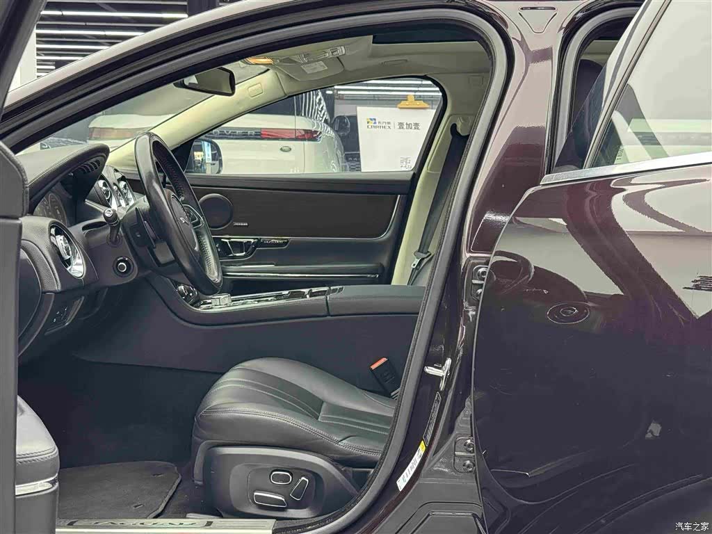 Jaguar XJ, 2015 6