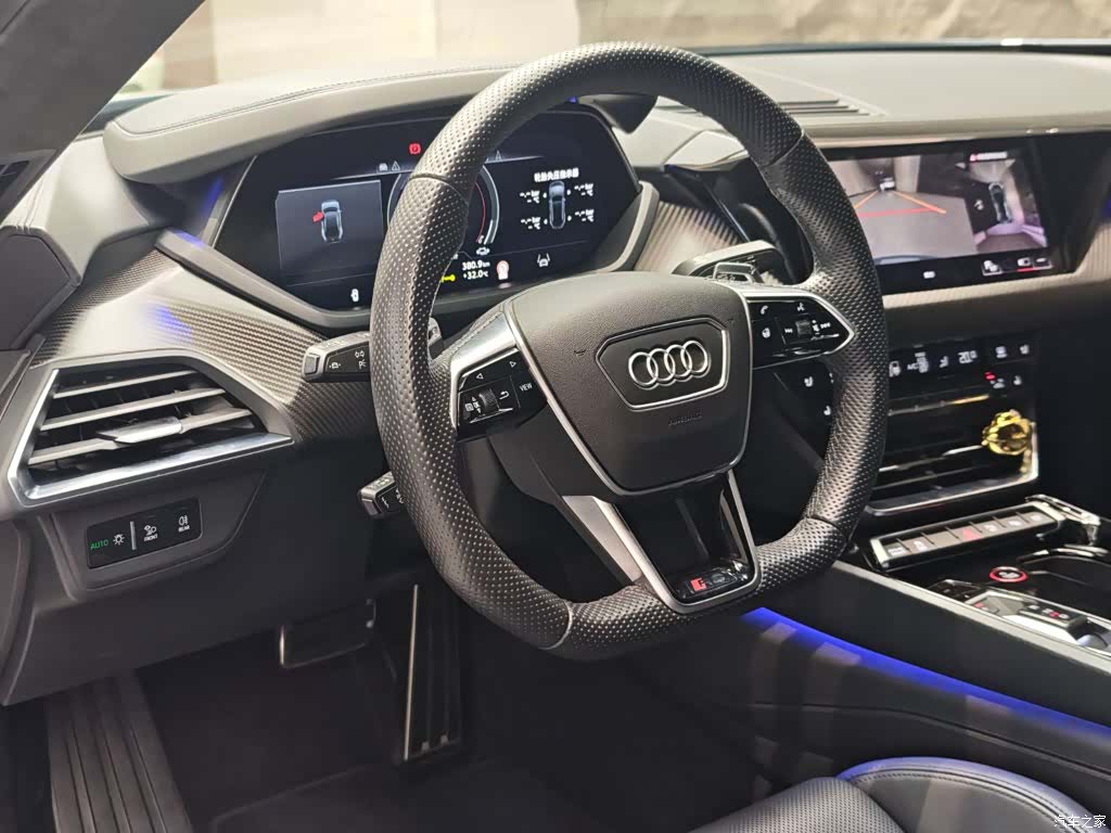Audi e-tron, 2022 7
