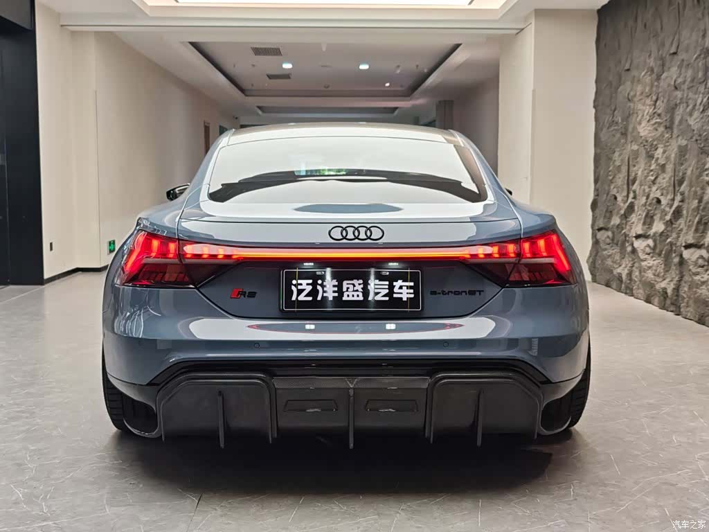 Audi e-tron, 2022 18