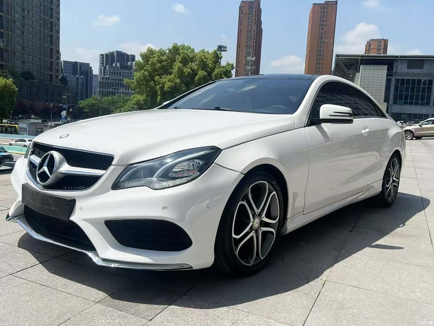 Mercedes-Benz E-Class, 2016 1