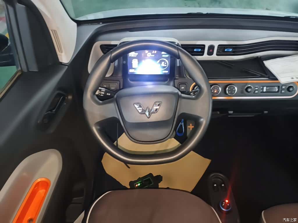Wuling MINIEV, 2021 11