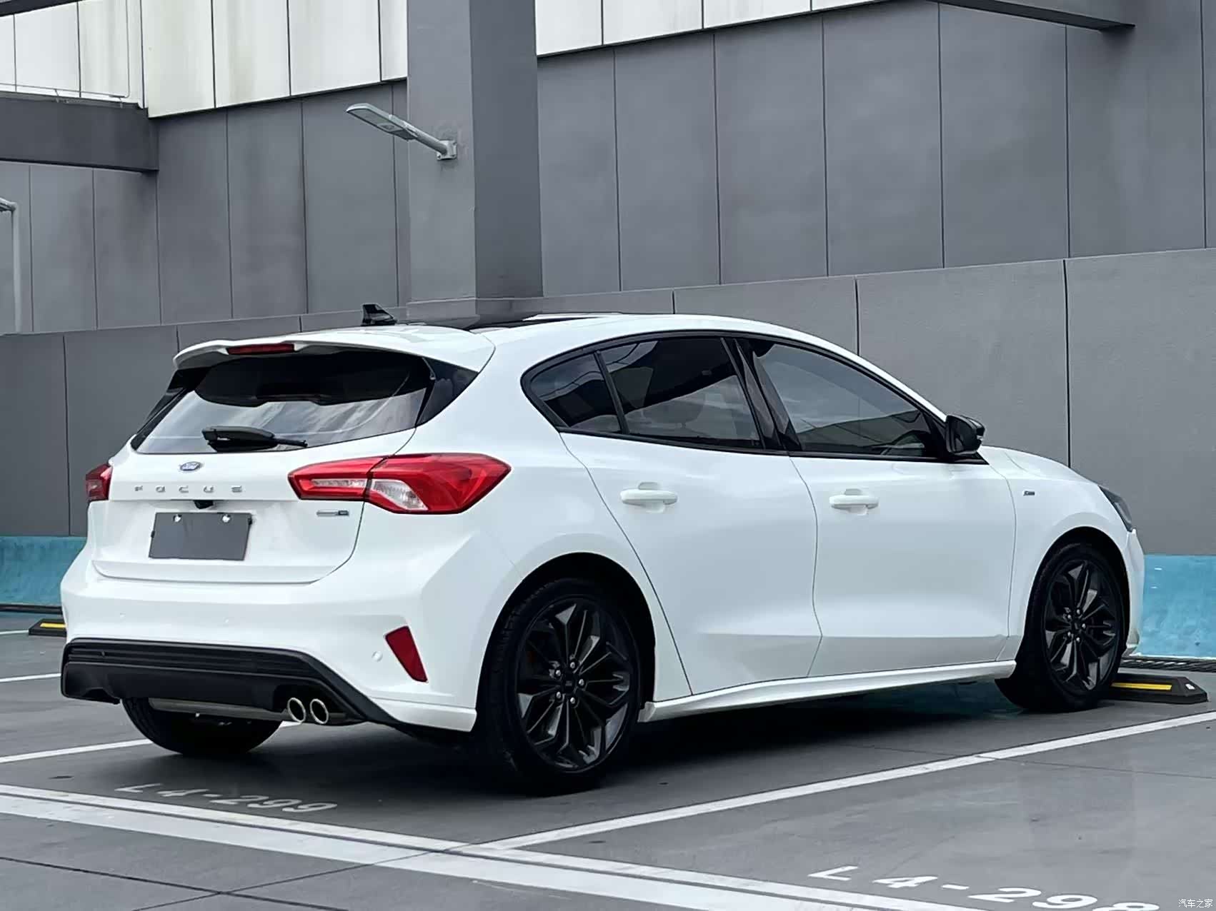 Ford Focus, 2022 6
