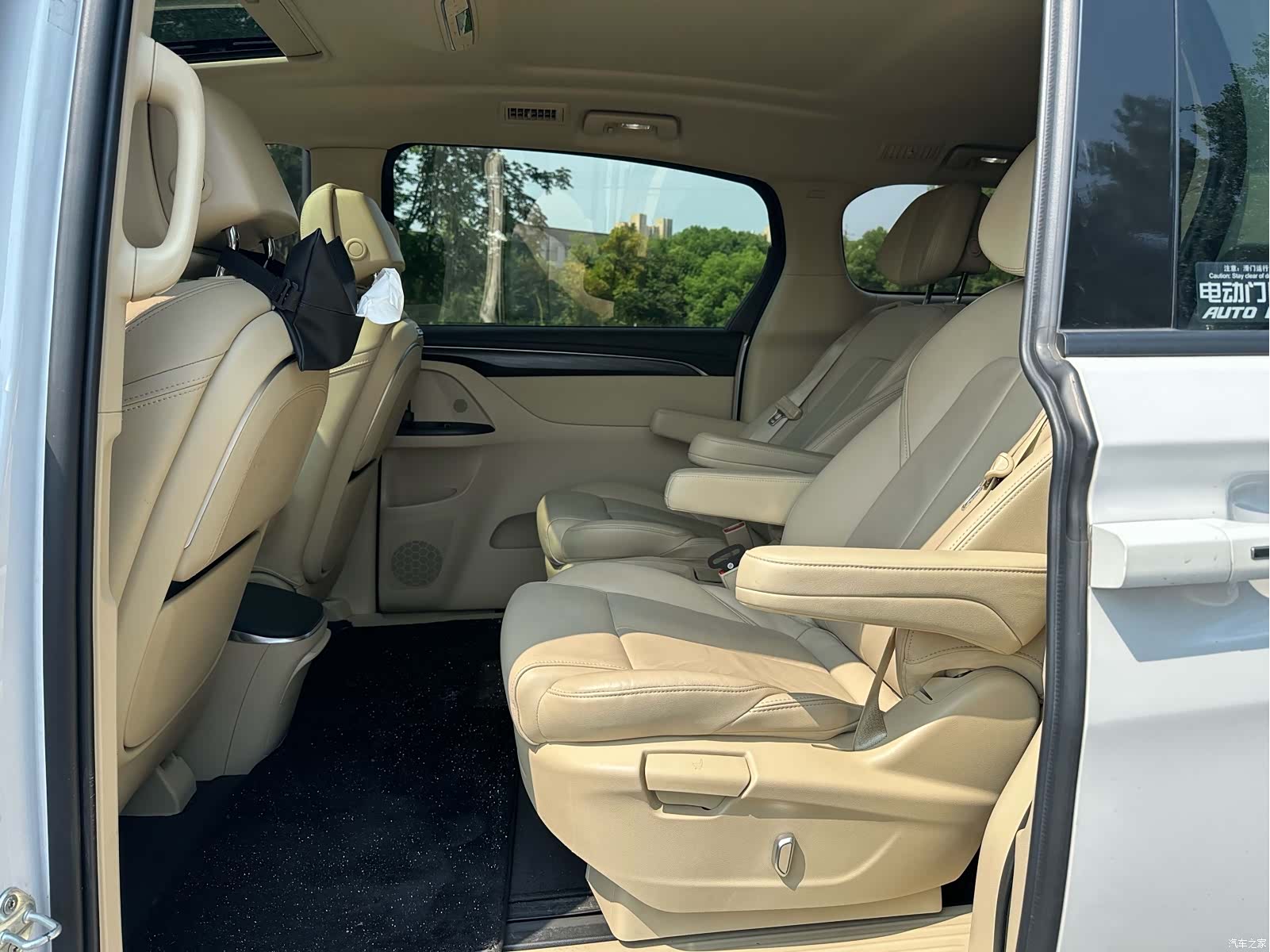 Buick GL8, 2022 10