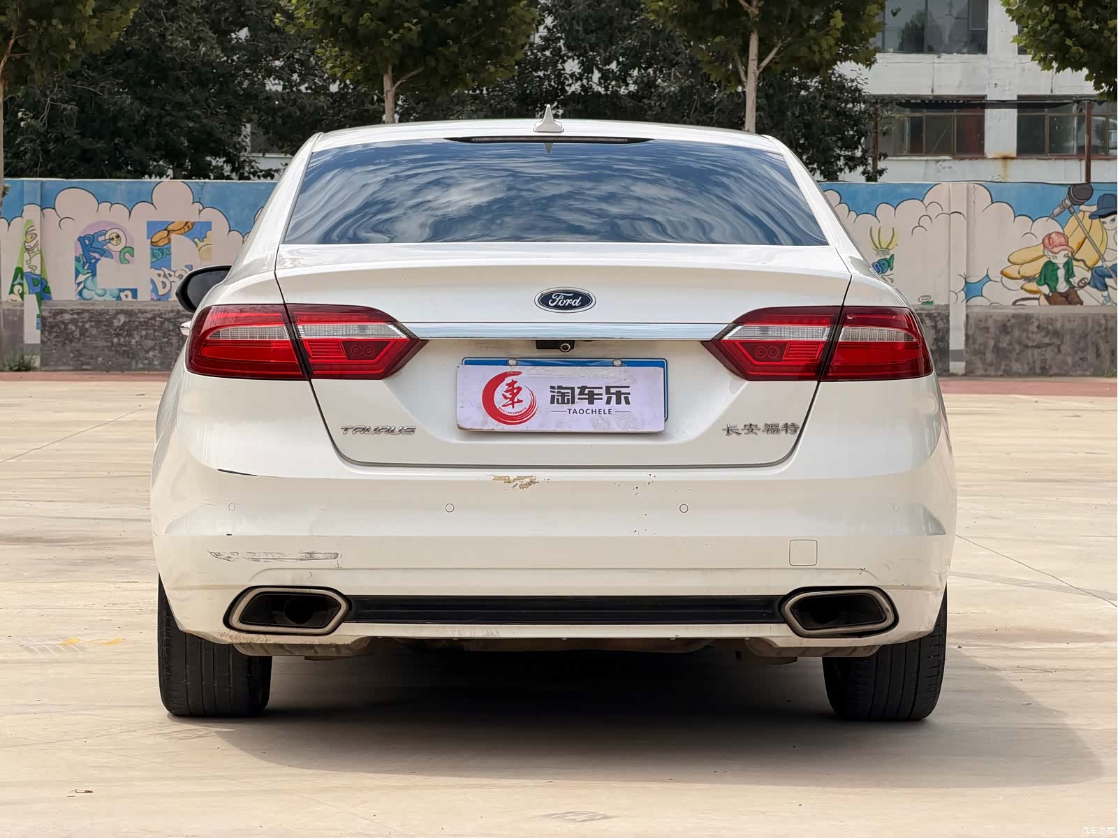 Ford Taurus, 2018 все фото