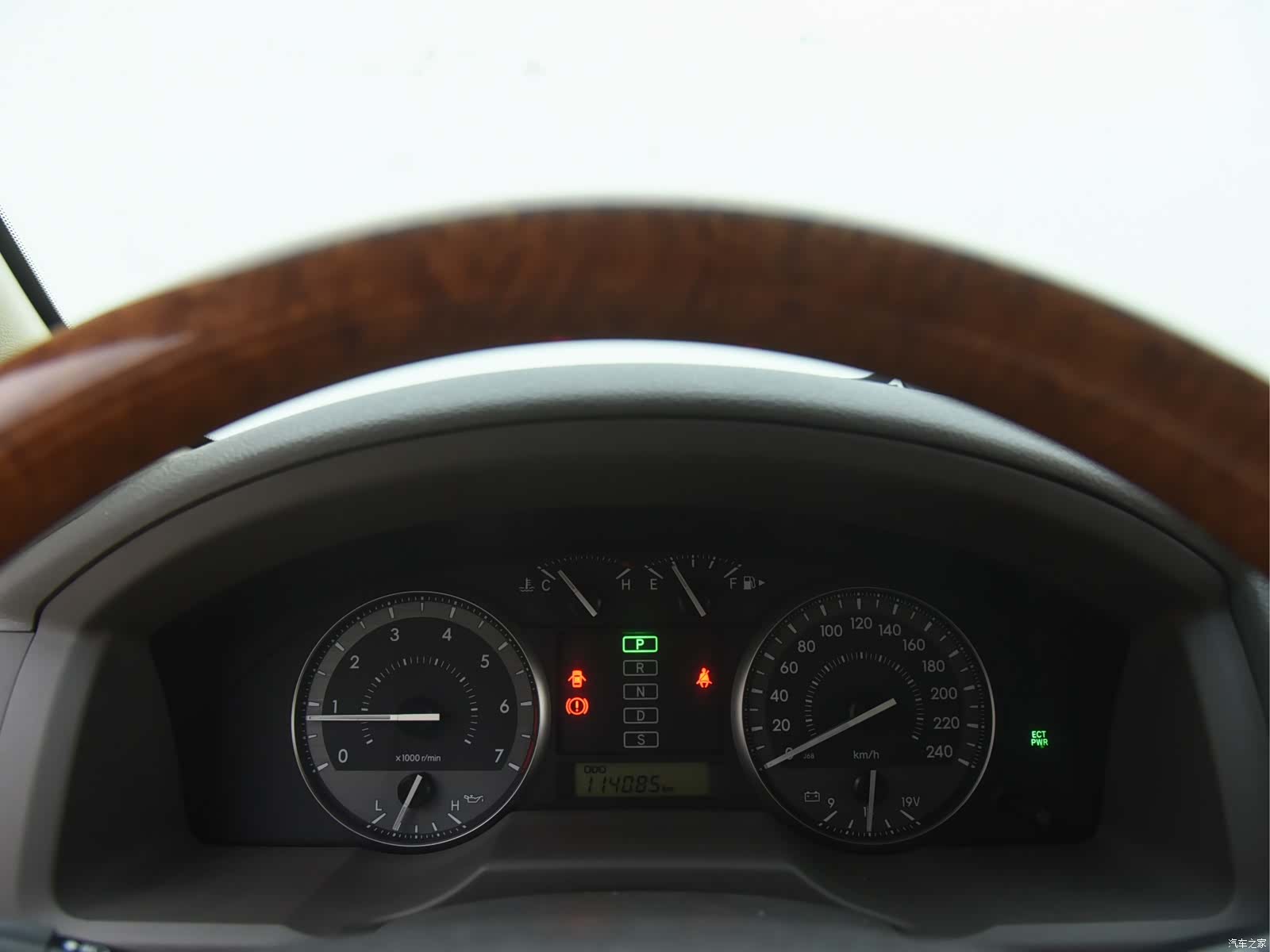 Toyota Land Cruiser, 2015 10