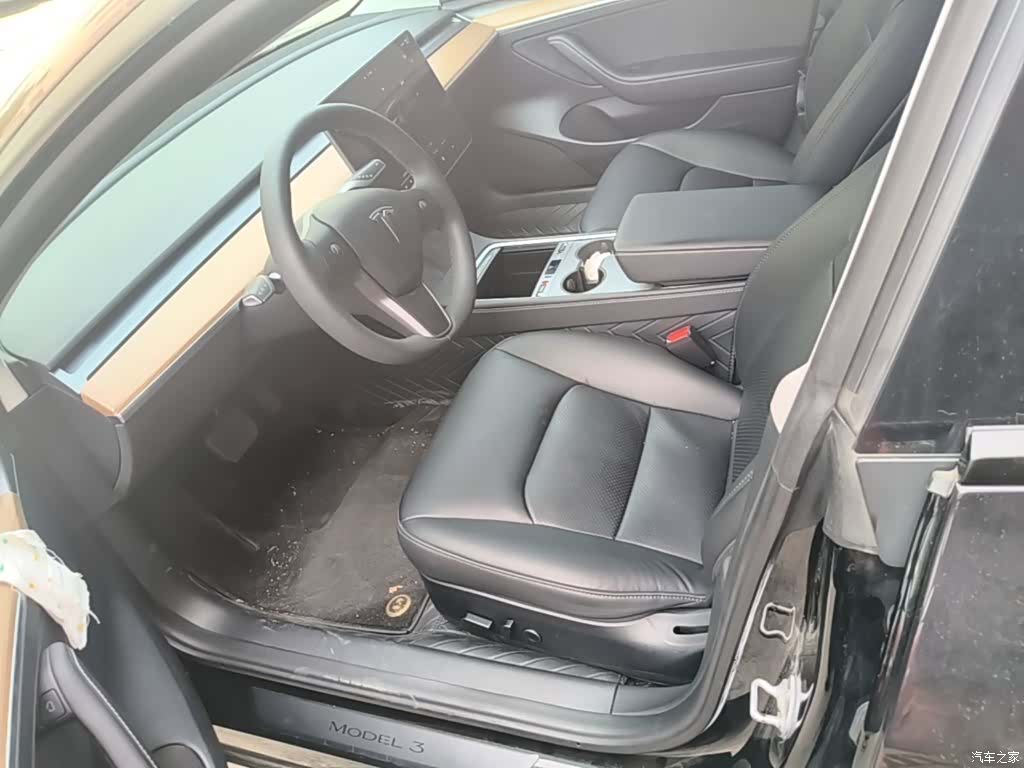 Tesla Model 3, 2023 15